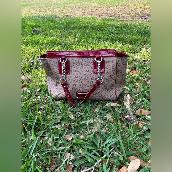 Guess Bags Guess Purse This Purse Is Poshmark